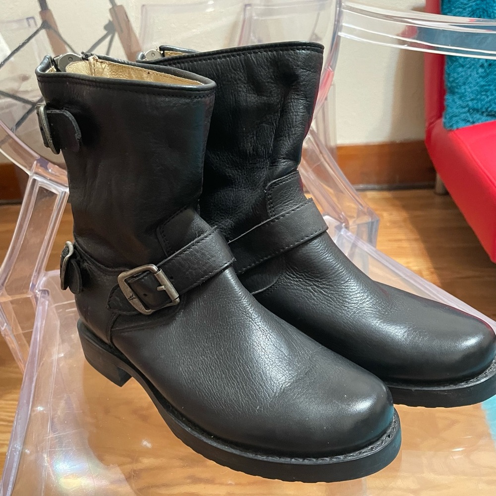 Frye Harness short engineer boots